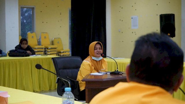 Wakil Bupati Sinjai yang juga Calon Ketua DPD II Golkar Sinjai, Andi Kartini Ottong, saat mengikuti Uji Kelayakan di Sekretsriat DPD I Golkar Sulsel, Jalan Amanagappa Kota Makassar, Jumat (09/04/2021).
