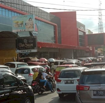 Picu Kemacetan di Pengayoman, DPRD Makassar Ancam Cabut Izin Toko Alaska