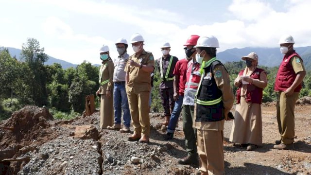 Bupati Luwu Timur Budiman Hakim, meninjau Lokasi Tambang PT Citra Lampia Mandiri (CLM), Selasa (13/04/2021). 