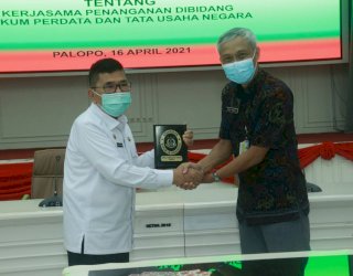 Wali Kota dan Kajari Palopo Teken MoU Penanganan Hukum Perdata dan Tata Usaha Negara