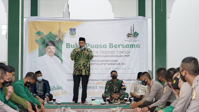 Wali Kota Tebing Tinggi dan Peserta Latsitardanus XLI Gelar Buka Puasa Bersama Warga Rambutan