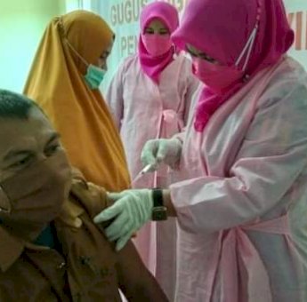 1.308 Guru SMP dan MTS Se-Kabupaten Sinjai Divaksin