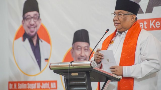 Gubernur Sultra Ali Mazi saat membawakan sambutan dalam Rakerwil DPW PKS Sultra. Foto: istimewa