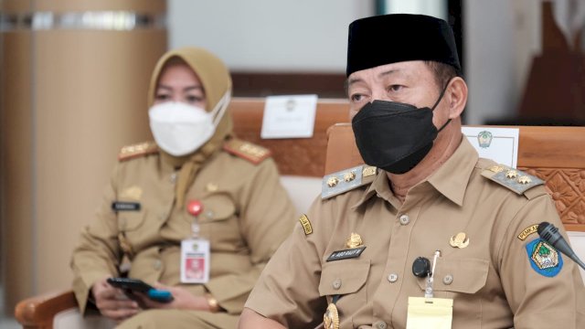 Wakil Bupati Gowa Abd. Rauf Malaganni, saat menghadiri Peringatan Hari Otonomi Daerah ke-25 Tahun secara virtual di Baruga Karaeng Galesong, Kantor Bupati Gowa, Senin (26/04). (Istimewa)
