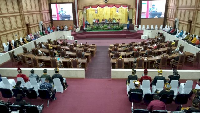Rapat Paripurna puncak perayaan Hari Ulang Tahun (HUT) Sultra ke-57 di Gedung Rapat Paripurna DPRD Sultra. Foto: istimewa