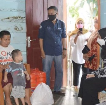 Berburu Berkah Ramadhan, Ketua PKK Sinjai Sambangi Pasutri Penyandang Disabilitas
