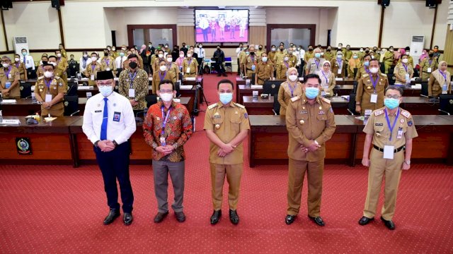 Rakor Pengawasan Keuangan Pemprov Sulsel, berlangsung di Ruang Rapat Pimpinan Kantor Gubernur Sulsel, Senin (05/04/2021).