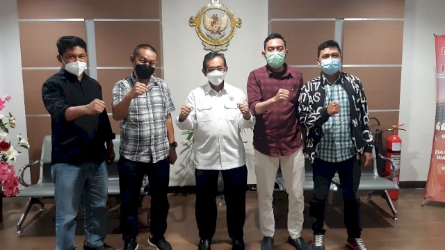 Pengurus SMSI Sulsel, bersama Kepala BPK RI Perwakilan Sulsel Wahyu Priyono.