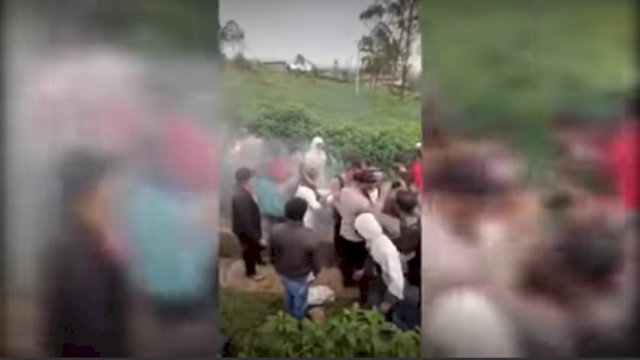 Potongan video eksekusi lahan di Lingkungan Bulu Ballea Kelurahan Pattapang Kecamatan Tinggimoncong yang diklaim dilakukan PT Cimory. (Istimewa)