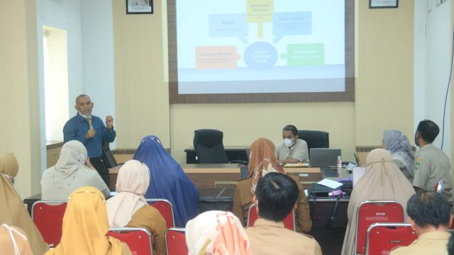 Pemkot Palopo memberikan coaching bagi inovator/perangkat daerah yang akan mengikuti KIPP 2021, di Aula Bappeda Palopo, Senin (19/4/2021).