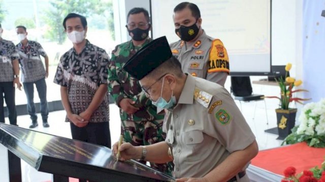 Judas Amir Resmikan Showroom Termegah di Palopo