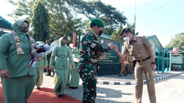 Pangdam XIV Hasanuddin Mayjen TNI Mochamad Syafei Kasno saat melakukan kunjungan di Kabupaten Gowa yang dterima langsung Bupati Gowa Adnan Purichta Ichsan. (Istimewa)
