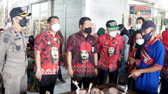 TPID Kabupaten Gowa saat melakukan inspeksi mendadak di Pasar Minasa Maupa Sungguminasa.