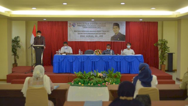 Anggota DPRD Kota Makassar Eric Horas, melakukan Sosialisasi Perda Penyelenggaraan Bantuan Hukum, di Hotel Grand Asia Makassar, Minggu (10/05/2021).