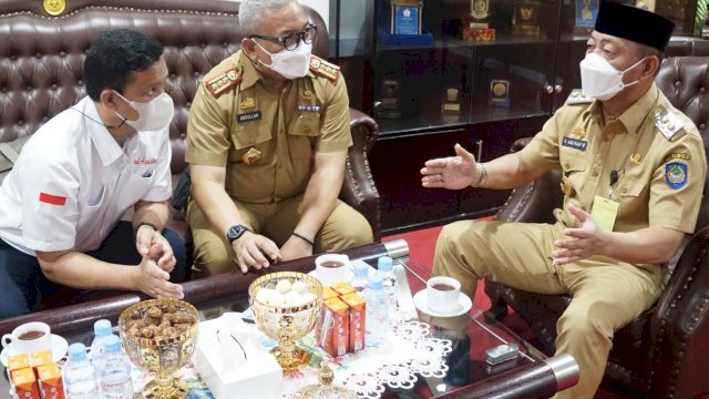 Tim pembangunan Bendungan Je'nelata saat melakukan pertemuan bersama Wakil Bupati Gowa Abd. Rauf Malaganni di ruang kerjanya, Selasa (18/05/2021). (Istimewa)