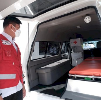 PMI Sulsel Dapat Bantuan Ambulance dari Bank Sulselbar