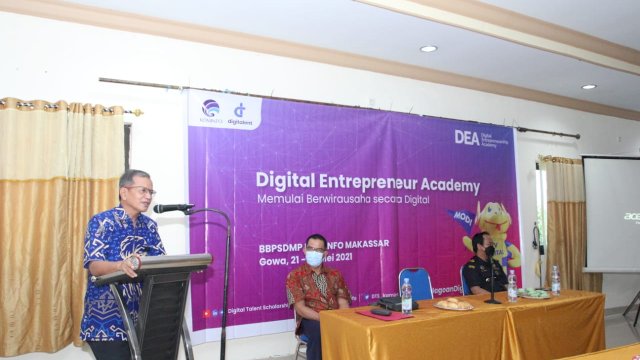 Kepala Diskominfo-SP Kabupaten Gowa Arifuddin Saeni saat membuka Digital Enterpreneur Academy bertajuk "Memulai Berwirausaha Secara Digital" di Wisata Kebun Gowa, Kecamatan Bontomarannu, Jum'at (21/05/2021). (Istimewa)