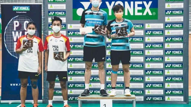 Pasangan ganda putra Indonesia Putra-Rindorindo juara 1 melawan pebulutangkis asal Denmark Boer dan Kjaer serta pasangan ganda campuran Putra-Sofi pada event Yonex Slovenia International 2021. (Istimewa)