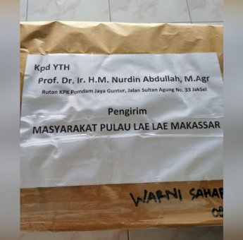60 Tahun Baru Rasakan Masjid dengan Nyaman, Warga Pulau Kirim Olahan Makanan untuk Nurdin Abdullah