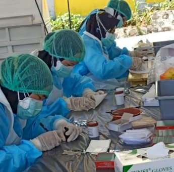 Kemenkes RI Uji Keberhasilan Obat Cacing di Soppeng