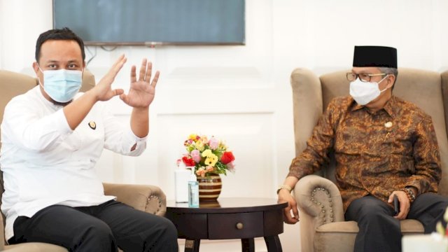Plt Gubernur Sulsel Andi Sudirman Sulaiman, menerima Wali Kota Parepare Taufan Pawe, di Baruga Lounge Kantor Gubernur Sulsel, Jum'at (16/04/2021).