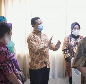 Andi Sudirman dan Menteri Sosial Kunjungi Korban Bom Gereja Katedral Makassar