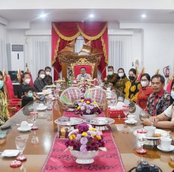 Plt Gubernur Sulsel Terima Kunjungan Istri Korban KKB Papua Asal Toraja