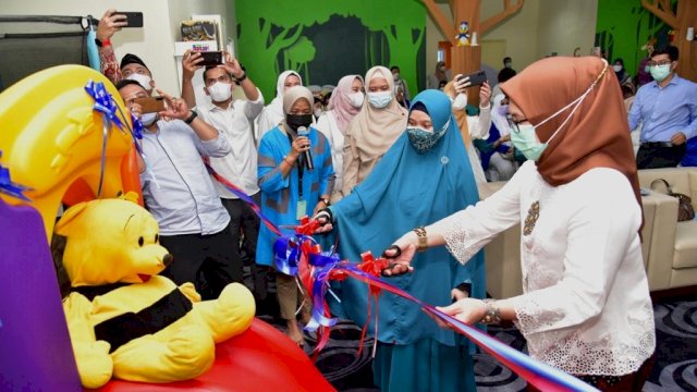 Hari Kartini, Ketua PKK Sulsel Resmikan Pojok Bermain Anak dan Ruang Laktasi
