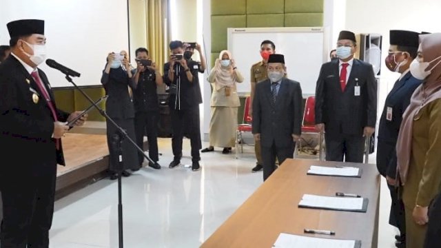 Sekprov Sulsel Lantik 24 Pejabat Lingkup Dinas PKP2, Ini Pesannya