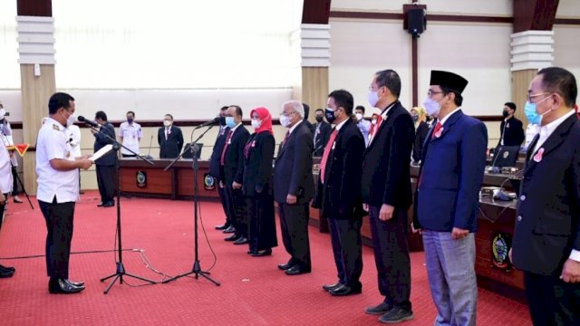 Plt Gubernur Sulsel Andi Sudirman Sulaiman, Melantik Pengurus Komisi Penanggulangan AIDS (KPA) Sulsel, Rabu (16/06/2021).