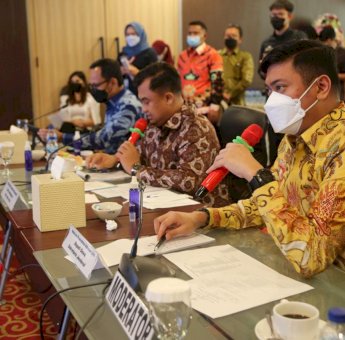 Hari Pertama Bertugas, Bupati Gowa Langsung Pimpin Raker APKASI