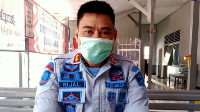 Kepala Rutan Watansoppeng, Rijal.