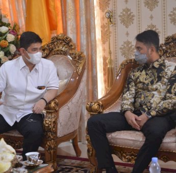 Kapolda Sulsel Datangi Rumah Dinas Bupati Sinjai