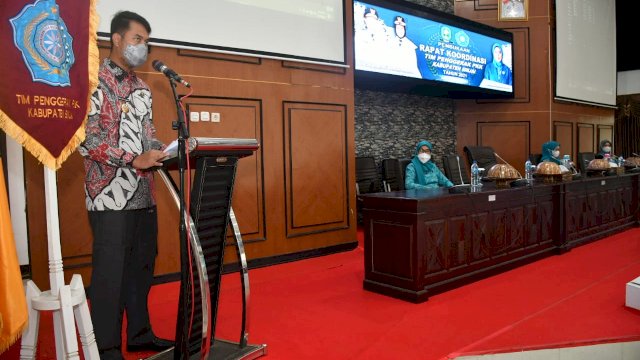 Bupati Sinjai Andi Seto Ghaditsa Asapa memberikan sambutan saat Rapat Koordinasi PKK Kabupaten Sinjai, di Ruang Pola Kantor Bupati Sinjai, Kamis (10/06/2021).