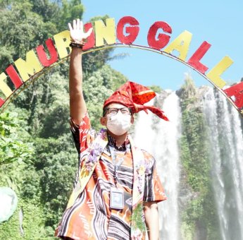 Terpesona Saat Berkunjung ke Bantimurung Gallang, Sandiaga Uno: Ini Kelas Dunia