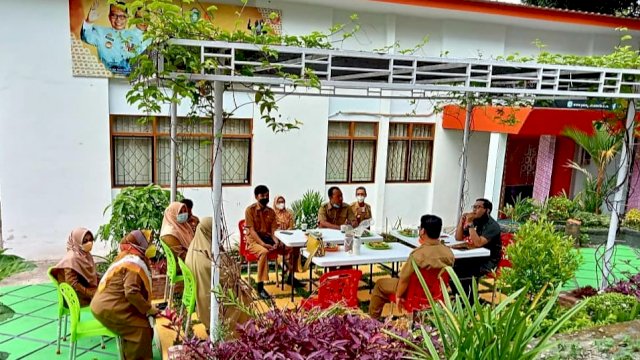 Suasana Halaman Kantor Dinas Pemuda, Olahraga dan Pariwisata (Disporapar) Kota Parepare.