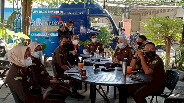 Program ‘Ngobrol Pintar’ Radio Rewako FM Undang Kepala Kejari Gowa