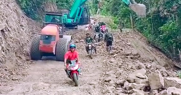 Meski Belum Selesai Dikerja, Warga Sudah Tak Sabar Lalui Jalan TMMD 111 Selayar di Kampung Tola