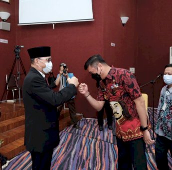 Bupati Adnan Hadiri Promosi Doktor Ketua BPKP Sulsel