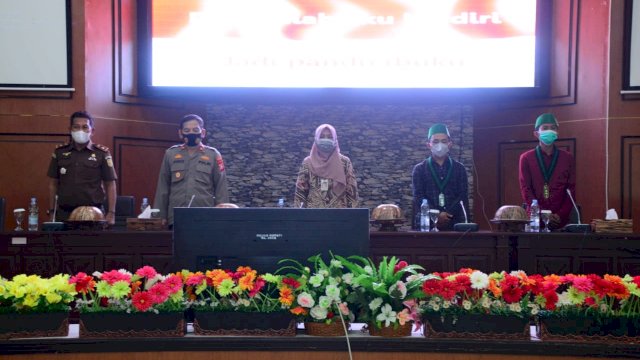 Asisten Administrasi Umum Pemkab Sinjai Haerani Dahlan, saat membuka Konferensi cabang (Konfercab) HMI di ruang Pola Kantor Bupati Sinjai, Jumat (25/06/2021).