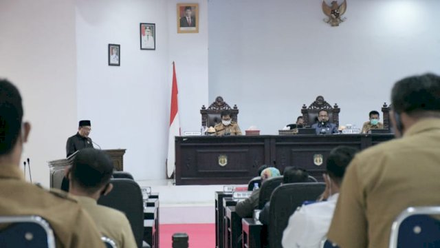 Rapat Paripurna terkait Pandangan Umum Fraksi terhadap tiga Ranperda di gedung DPRD Luwu Utara. Senin (28/6/2021)