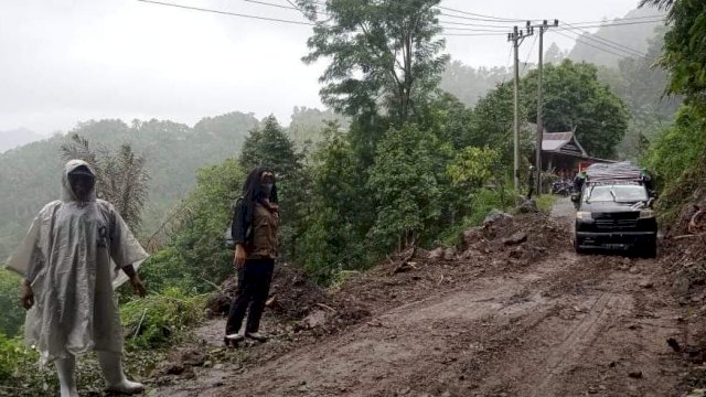 Sempat Tertutup Longsor, Jalan Poros Sinjai-Malino Sudah Bisa Diakses
