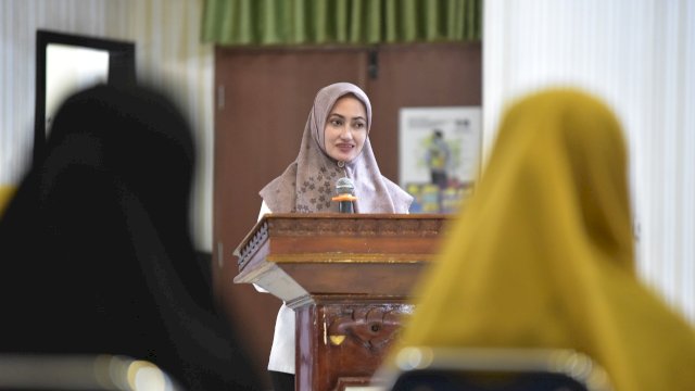Bupati Luwu Utara, Indah Putri Indriani menyampaikan sambutan saat melepas Kafilah STQH.