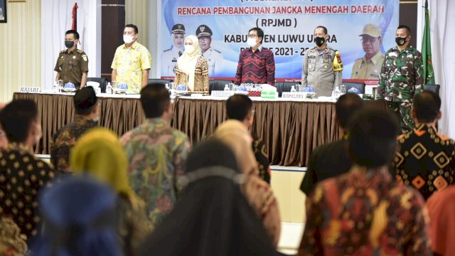 Bupati Luwu Utara, Indah Putri Indriani membuka langsung Musrenbang RPJMD 2021 - 2026. Kamis (03/06/2021)