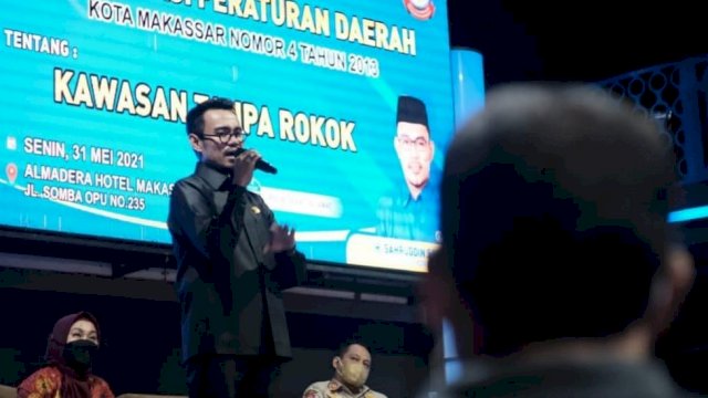 Anggota Fraksi PAN DPRD Kota Makassar Sahruddin Said, mensosialisasikan Perda Kawasan Tanpa Rokok Kota Makssar, di Almadera Hotel, (31/05/2021).