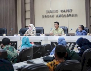 Komisi D DPRD Makassar Gelar RDP, Bahas Laporan Warga Soal Jual Beli Foto Wali Kota