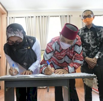 KPU dan Pemda Lutra Teken MoU Program Desa Peduli Pemilu dan Pemilihan