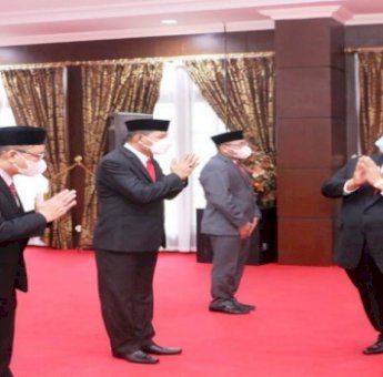 Lantik Sejumlah Pejabat Pimpinan Tinggi Pratama Pemprov Sultra, Ini Pesan Ali Mazi