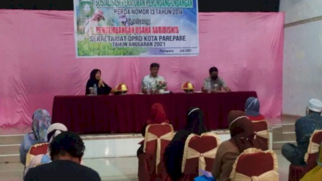 Anggota Komisi III DPRD Kota Parepare Andi Muhammad Fudail, melakukan sosialisasi Perda Nomor 13 Tahun 2016 terkait Pengembangan Usaha Agribinis, di Hotel Delima Sari, Sabtu (03/07/2021).