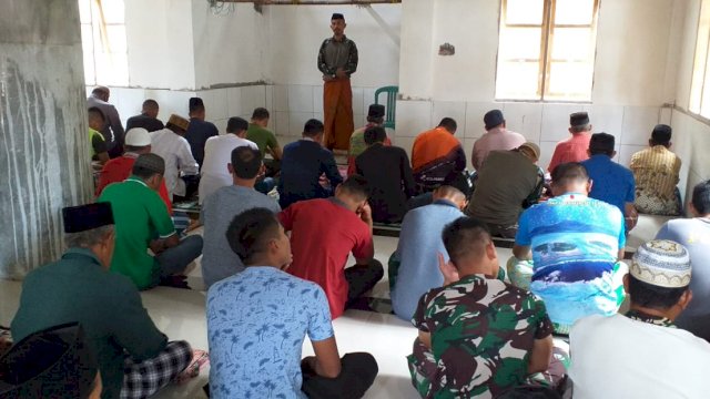 Pelaksanaan Salat Jum&#8217;at untuk Pertama Kalinya Digelar di Masjid Nurul Jihad Akbar Kampung Tola